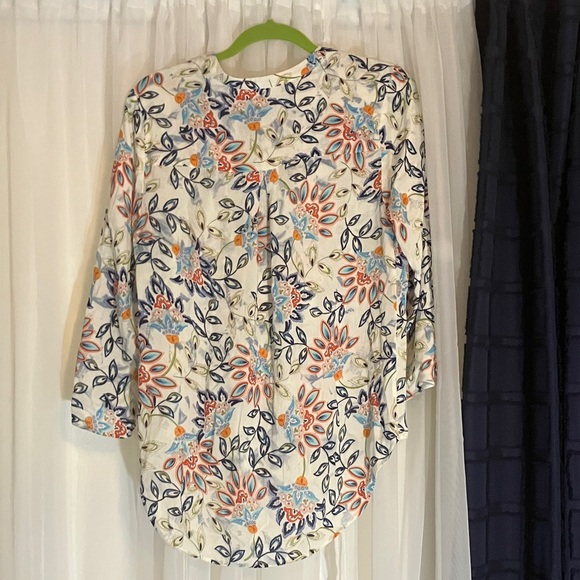Elegant Floral Women's V Neck Blouse 3/4 Sleeves - Picture 7 of 9